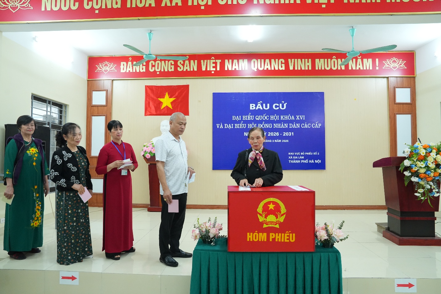 Gia Lâm rộn ràng ngày hội bầu cử – Cử tri nô nức thực hiện quyền và nghĩa vụ công dân- Ảnh 6.