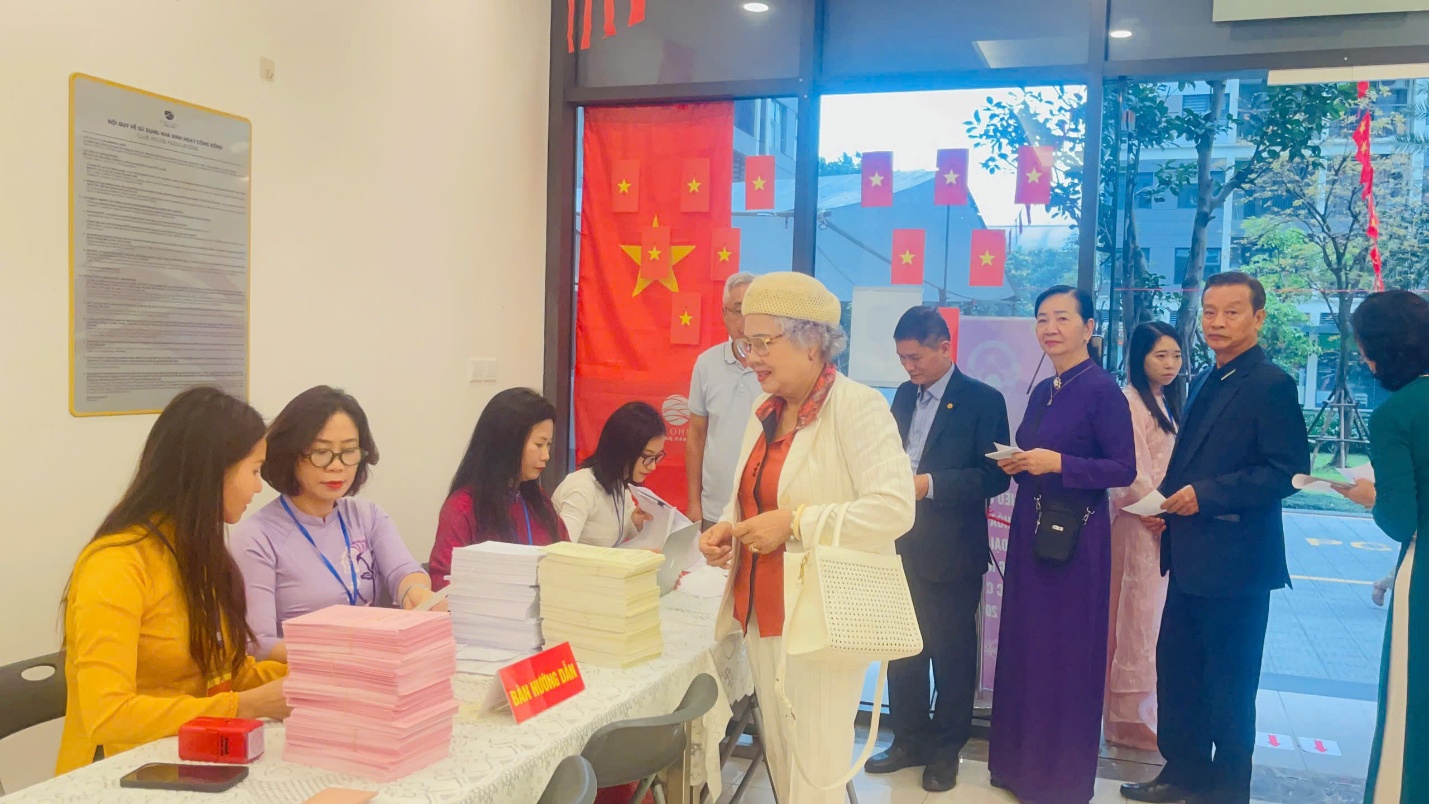 Gia Lâm rộn ràng ngày hội bầu cử – Cử tri nô nức thực hiện quyền và nghĩa vụ công dân- Ảnh 10.