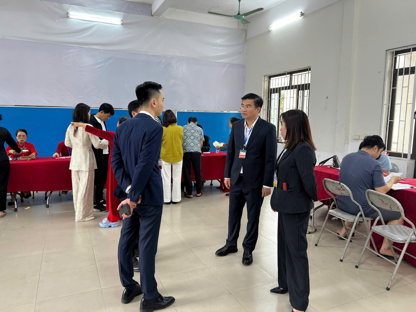 Gia Lâm rộn ràng ngày hội bầu cử – Cử tri nô nức thực hiện quyền và nghĩa vụ công dân- Ảnh 11.