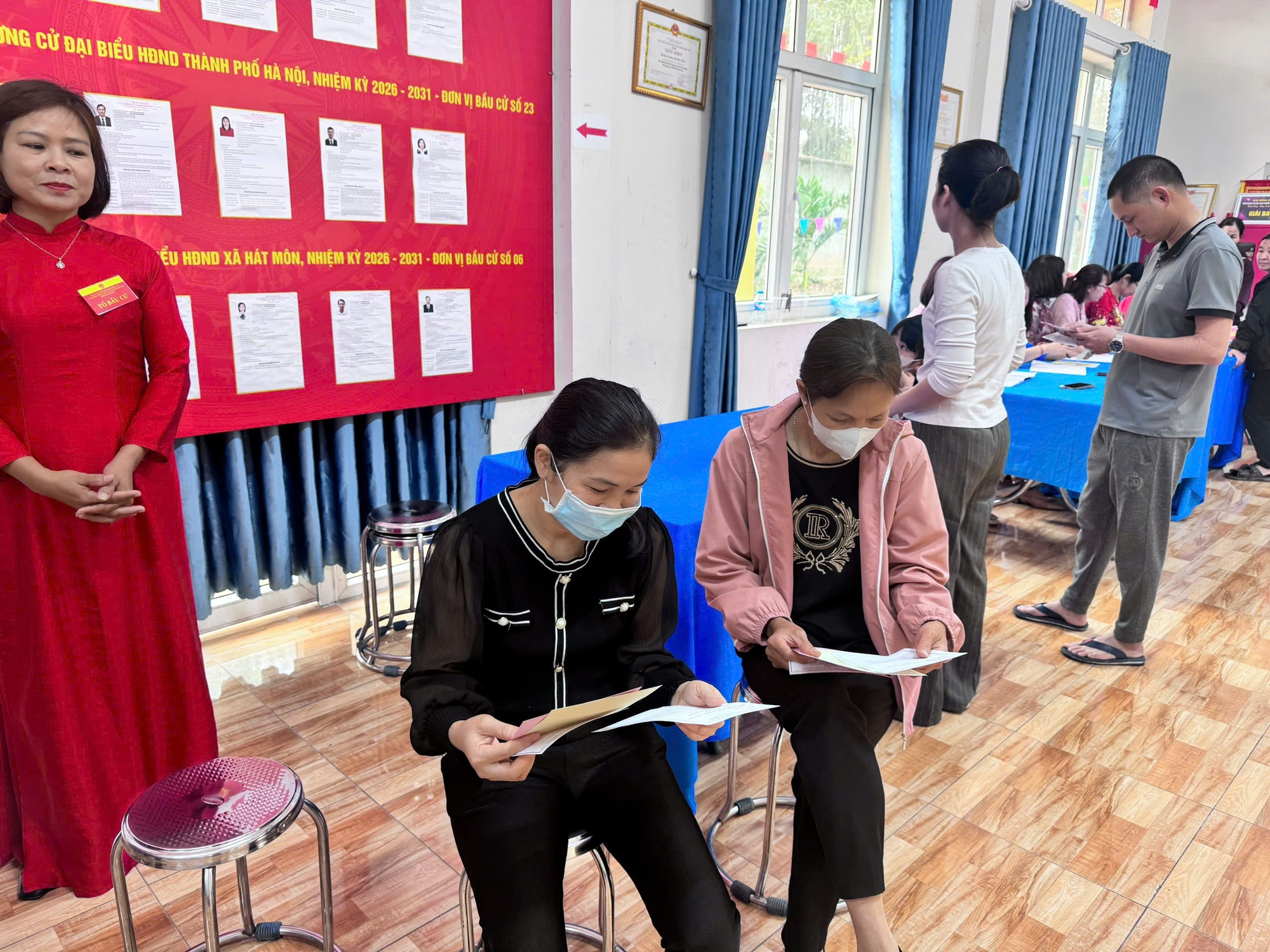Tiến độ bầu cử tại xã Hát Môn- Ảnh 2.