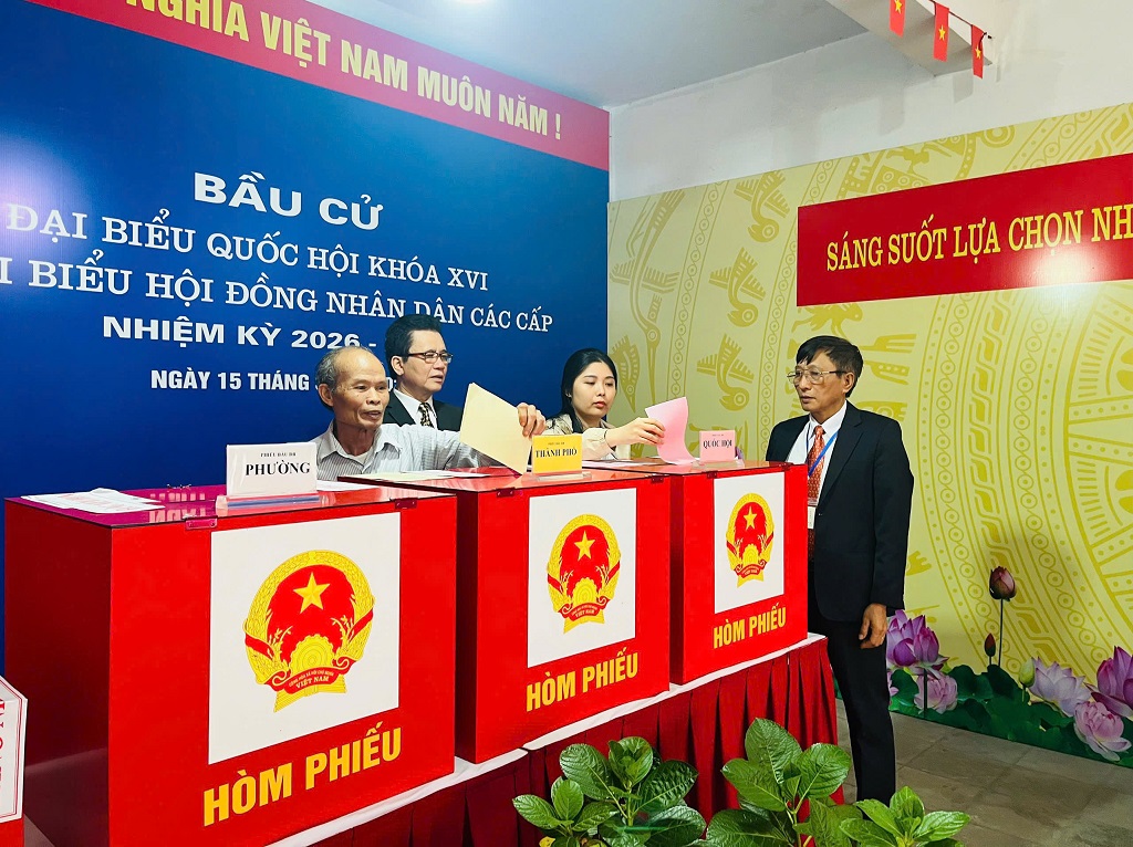 PHƯỜNG PHƯƠNG LIỆT: RỰC RỠ SẮC MÀU NGÀY HỘI TOÀN DÂN KHI CÁC THẾ HỆ CÙNG CHUNG NHỊP ĐẬP LÁ PHIẾU- Ảnh 12.