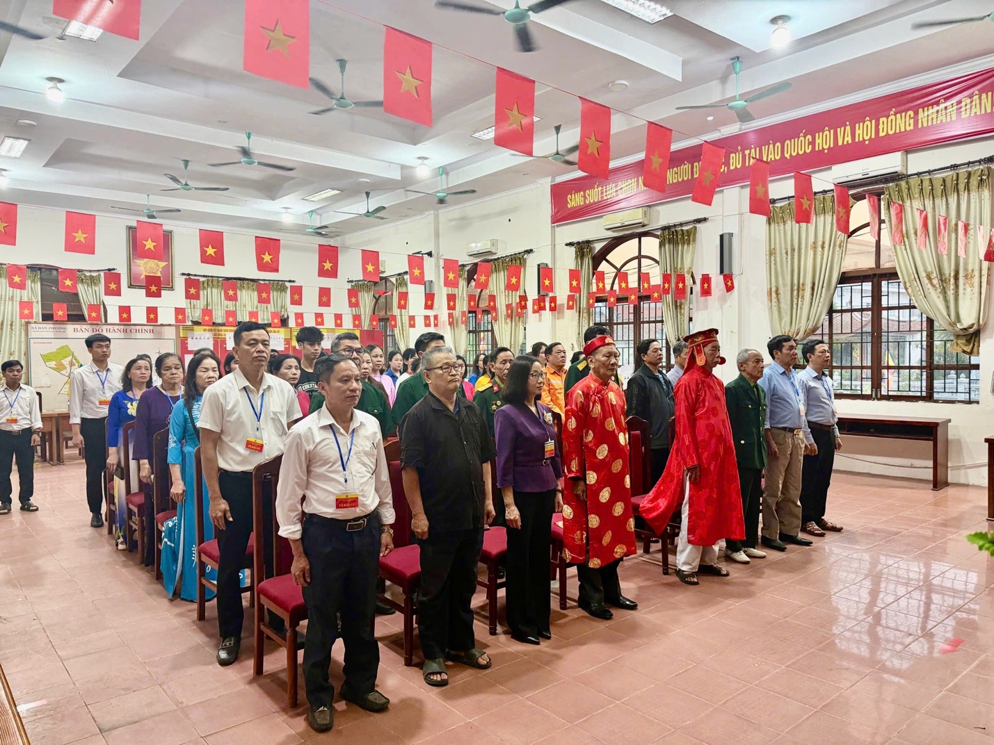 Cử tri Đan Phượng hân hoan đi bầu cử.- Ảnh 2.