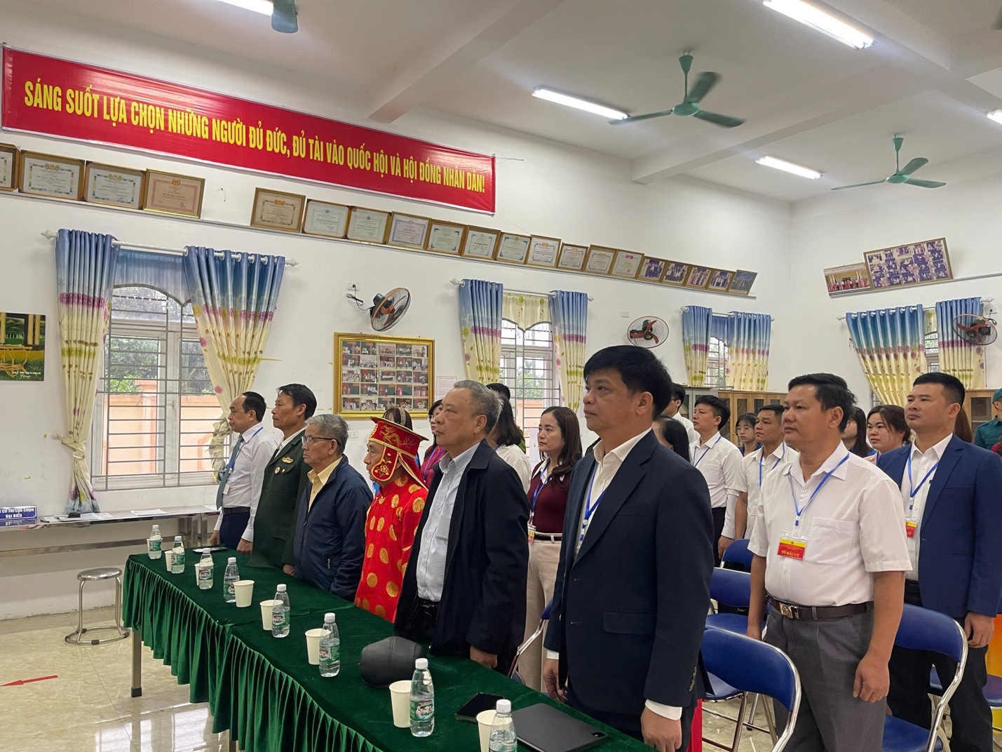 Cử tri Đan Phượng hân hoan đi bầu cử.- Ảnh 3.