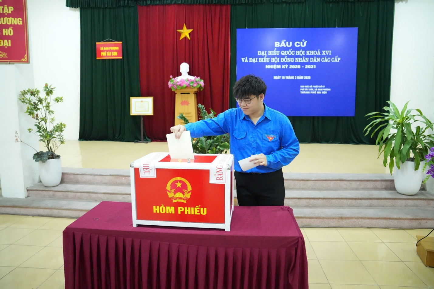 Cử tri Đan Phượng hân hoan đi bầu cử.- Ảnh 6.