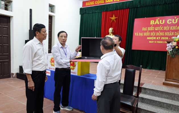 Xuân Mai: Đồng chí Chủ tịch UBND xã Nguyễn Anh Đức dự khai mạc bầu cử tại thôn Xuân Mai- Ảnh 3.