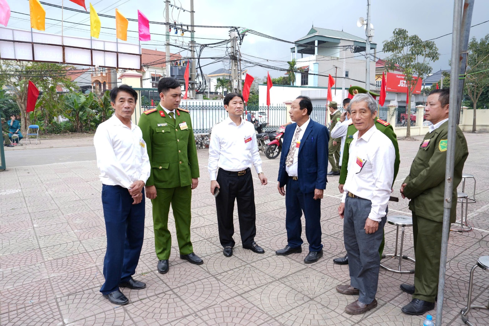 A group of men standing in a circle  AI-generated content may be incorrect.