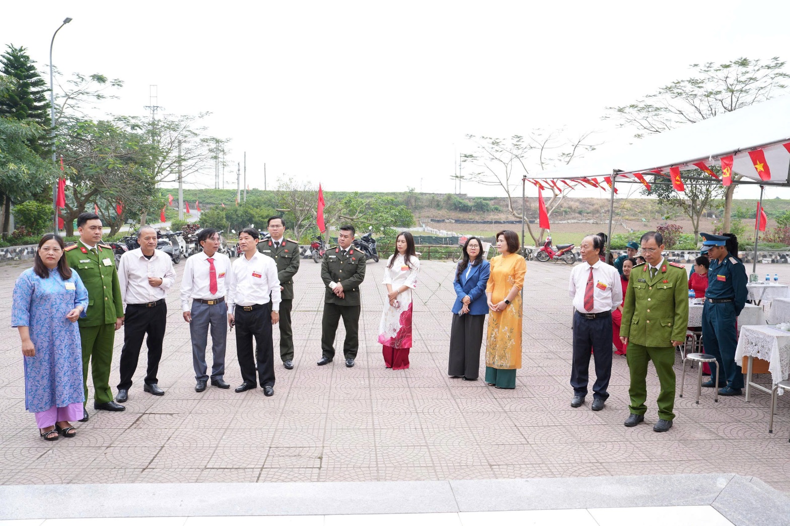 A group of people standing in a circle  AI-generated content may be incorrect.