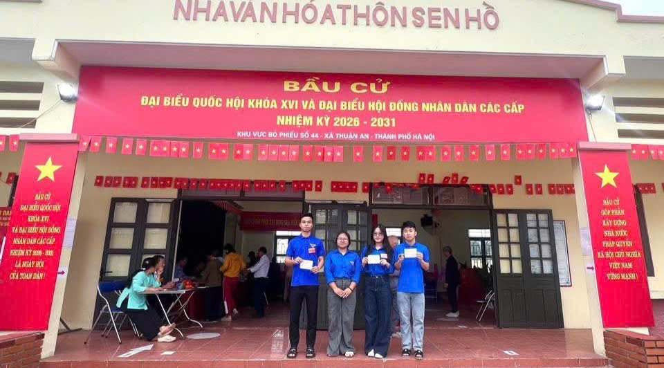 A group of people standing in front of a building  AI-generated content may be incorrect.