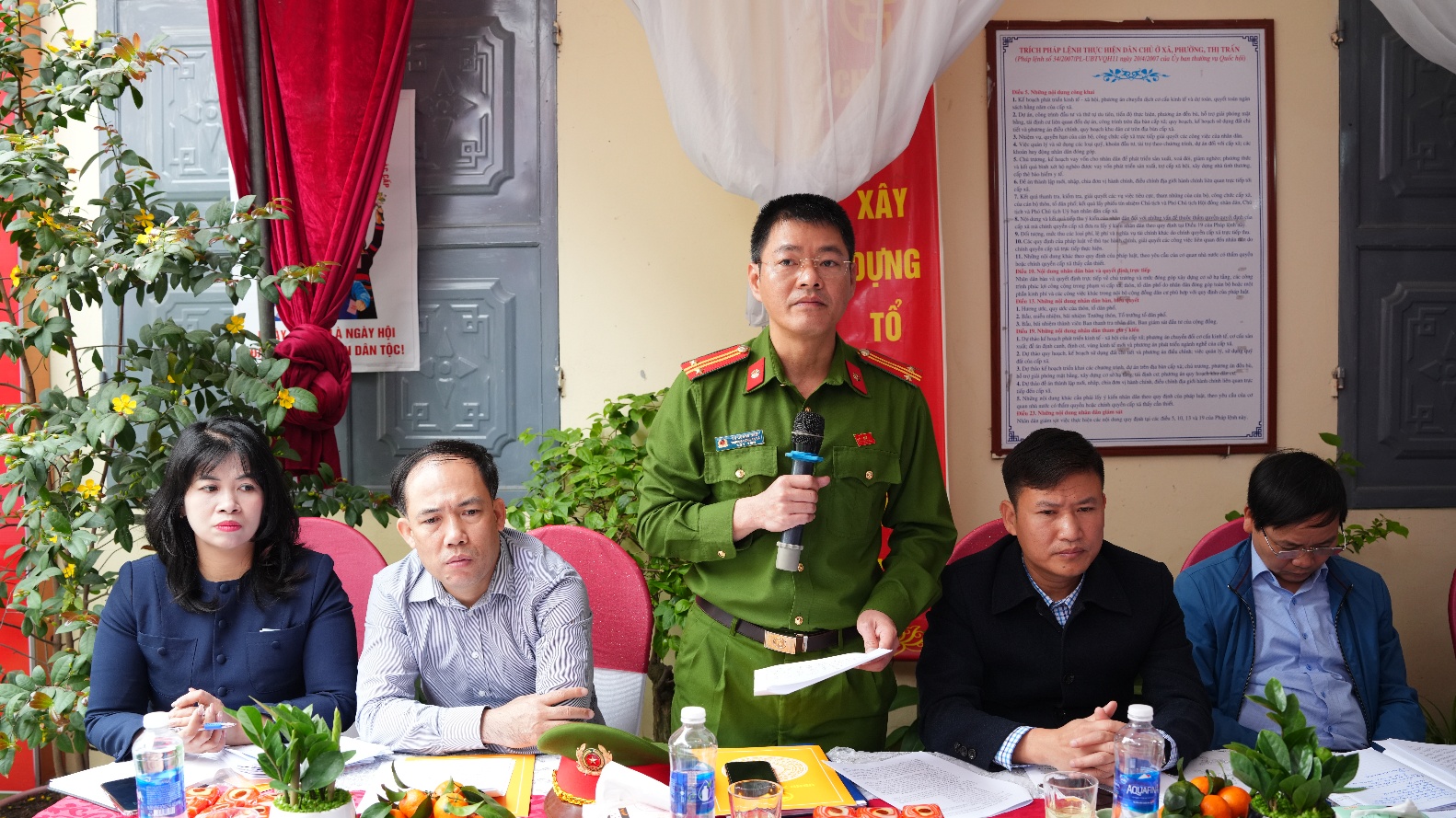 Đoàn giám sát số 06 của Ban Thường vụ Thành ủy kiểm tra công tác chuẩn bị bầu cử tại xã Hoài Đức- Ảnh 6.