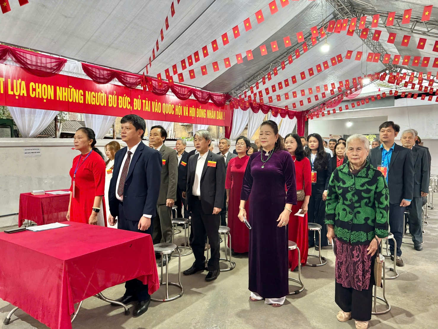 31 khu vực bỏ phiếu xã Hoài Đức đồng loạt khai mạc lúc 6h30- Ảnh 3.