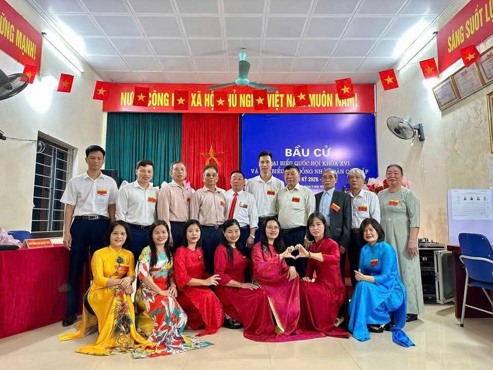 Phát huy truyền thống quê hương Hai Bà Trưng, xã Hát Môn hoàn thành sớm việc bỏ phiếu bầu- Ảnh 3.