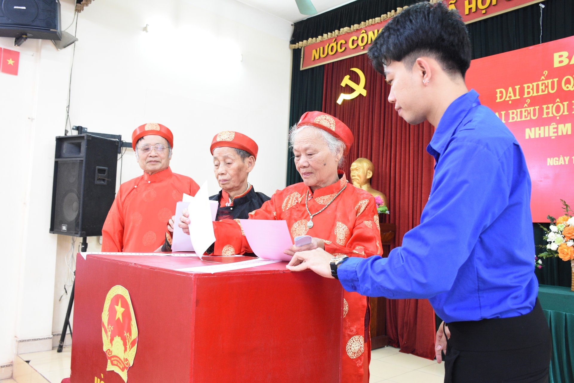 Toàn cảnh không khí bầu cử tại 126 xã, phường của Hà Nội- Ảnh 107.