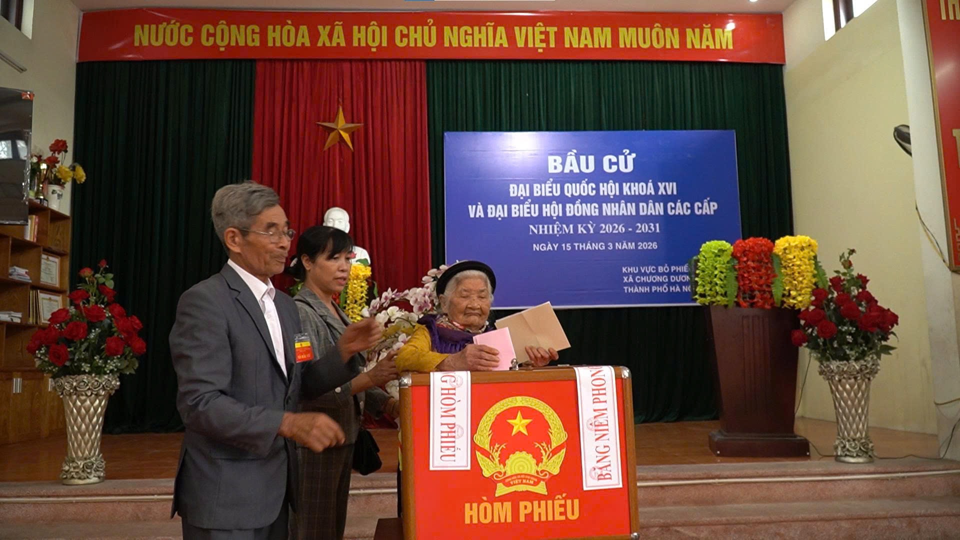 Cử tri đặc biệt 102 tuổi – Mẹ Việt Nam Anh hùng Nguyễn Thị Điểm tham gia bầu cử- Ảnh 1.