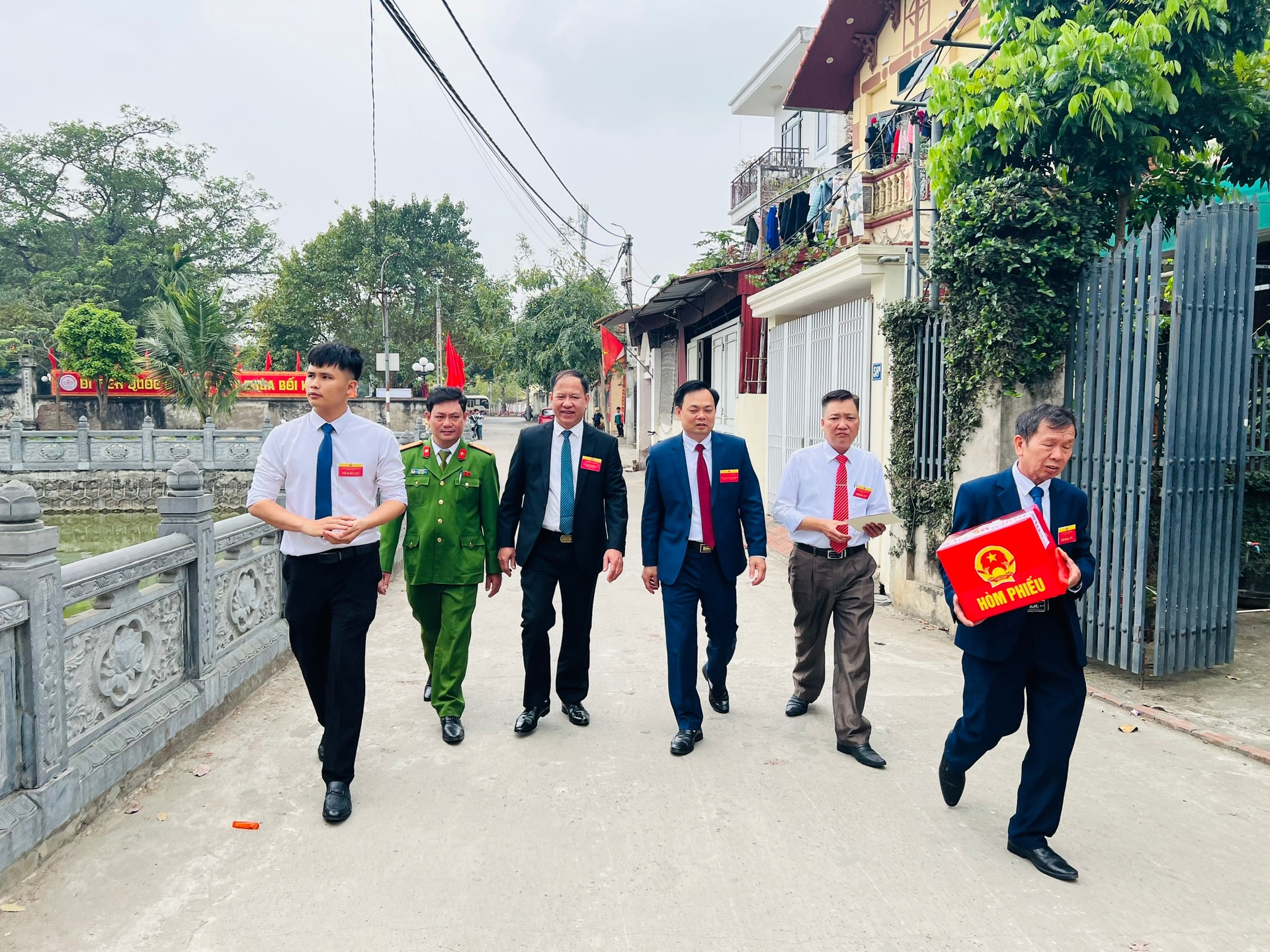 Xã Tam Hưng: 6 đơn vị bầu cử đạt tỷ lệ 100% cử tri tham gia bỏ phiếu- Ảnh 2.