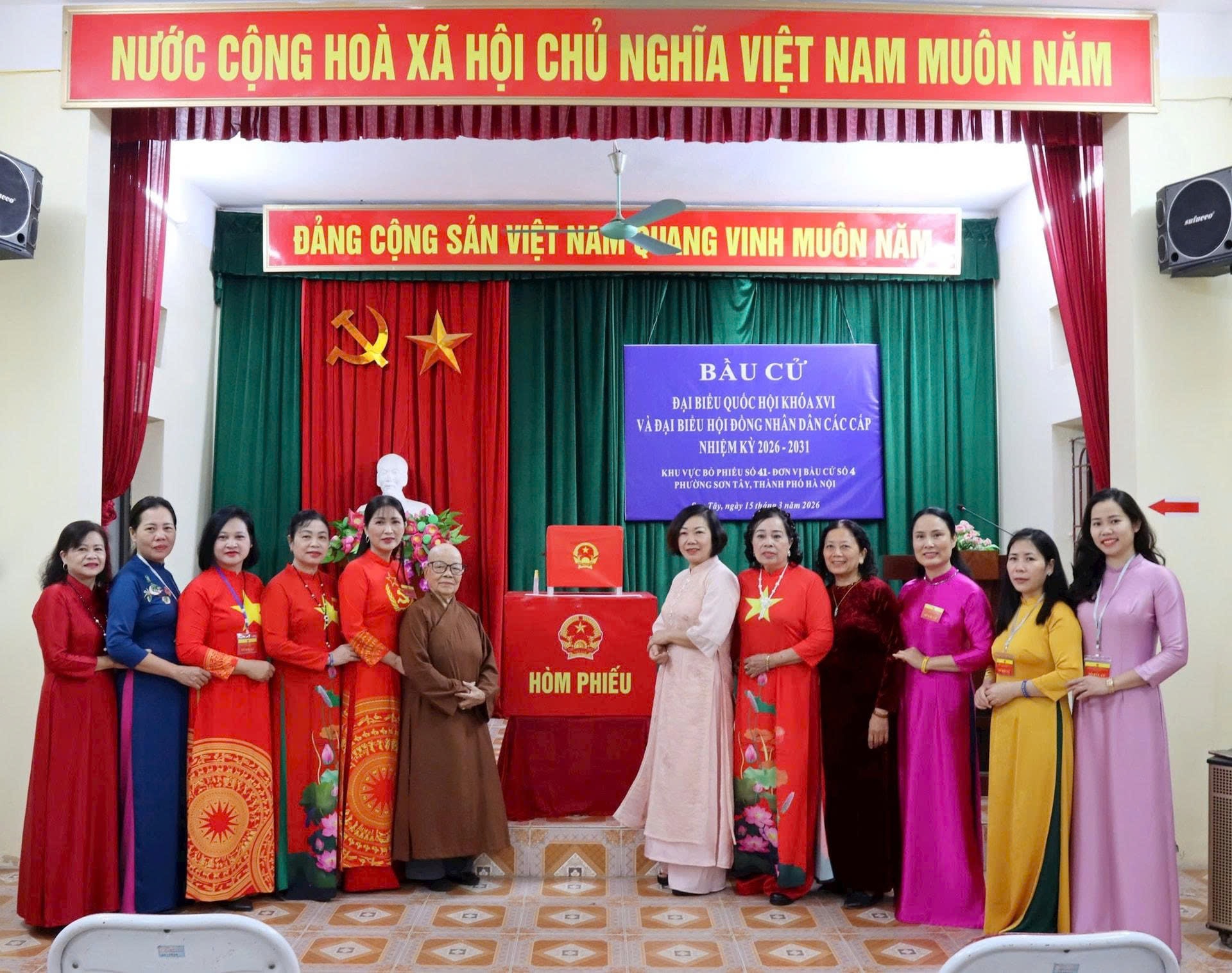 Toàn cảnh không khí bầu cử tại 126 xã, phường của Hà Nội- Ảnh 8.