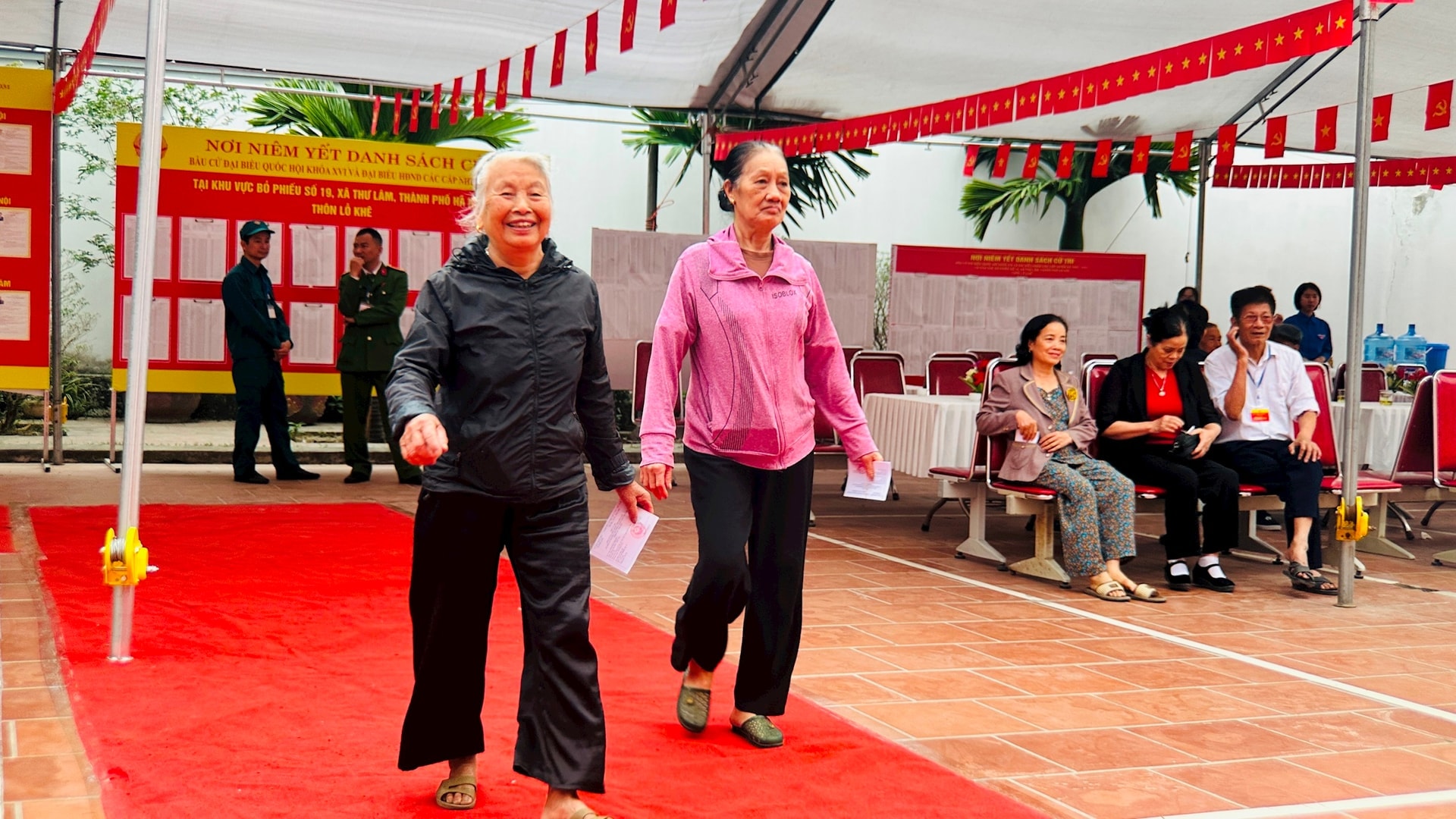 Toàn cảnh không khí bầu cử tại 126 xã, phường của Hà Nội- Ảnh 48.