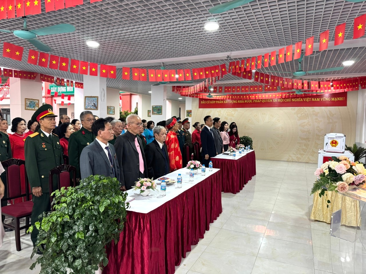 Phường Tương Mai: Cử tri nô nức tham gia Ngày hội non sông- Ảnh 2.