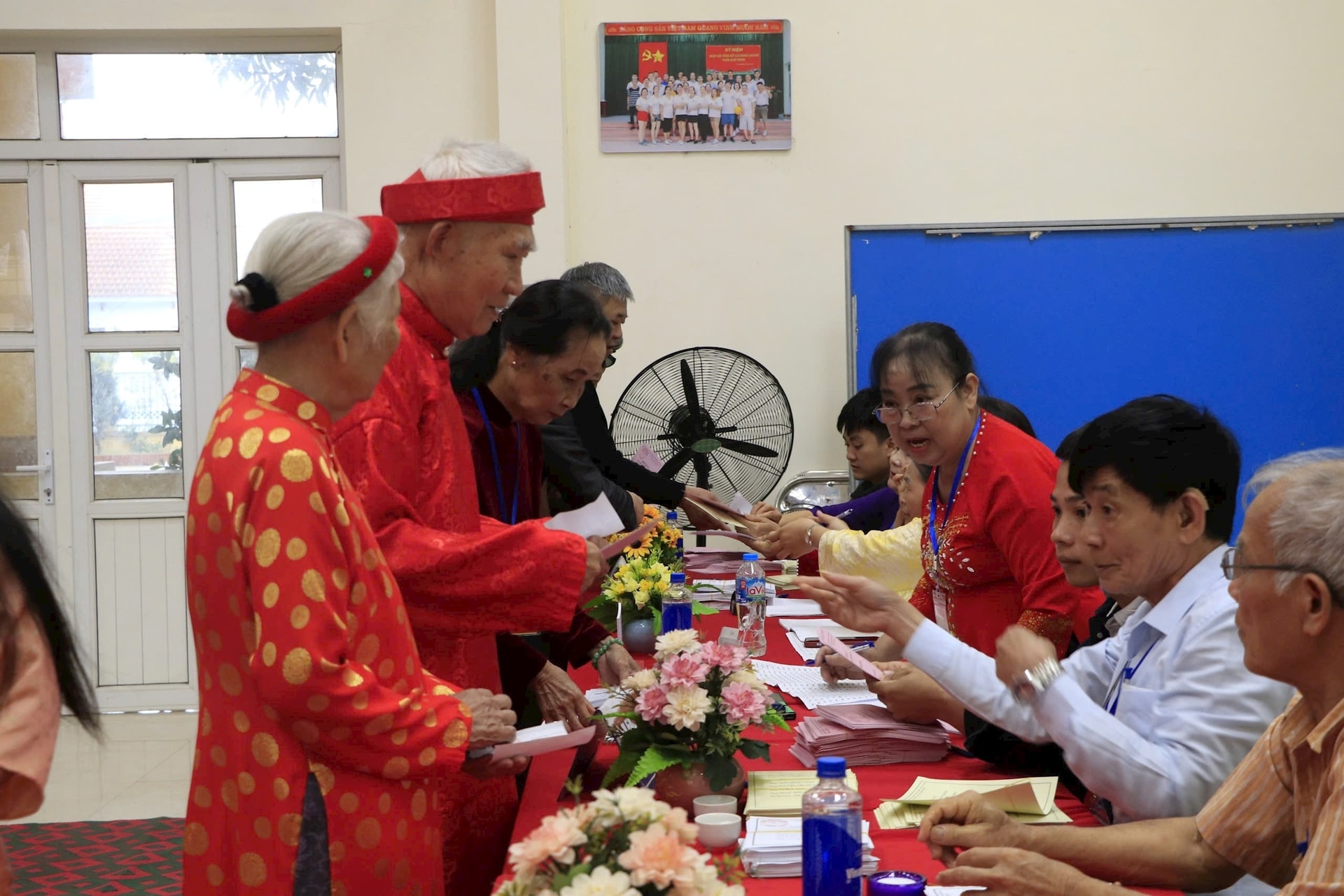 Toàn cảnh không khí bầu cử tại 126 xã, phường của Hà Nội- Ảnh 42.