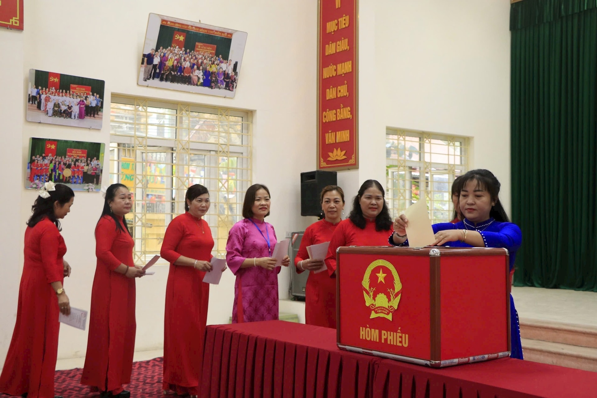 Toàn cảnh không khí bầu cử tại 126 xã, phường của Hà Nội- Ảnh 46.