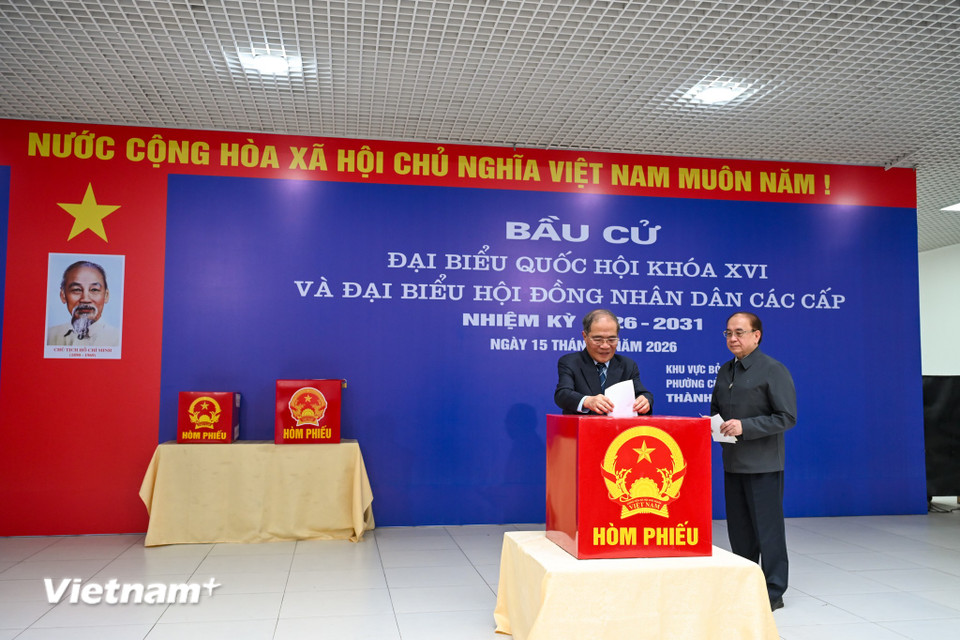 Người dân Thủ đô rạng rỡ đi bỏ phiếu trong 'ngày hội non sông' của cả nước- Ảnh 19.