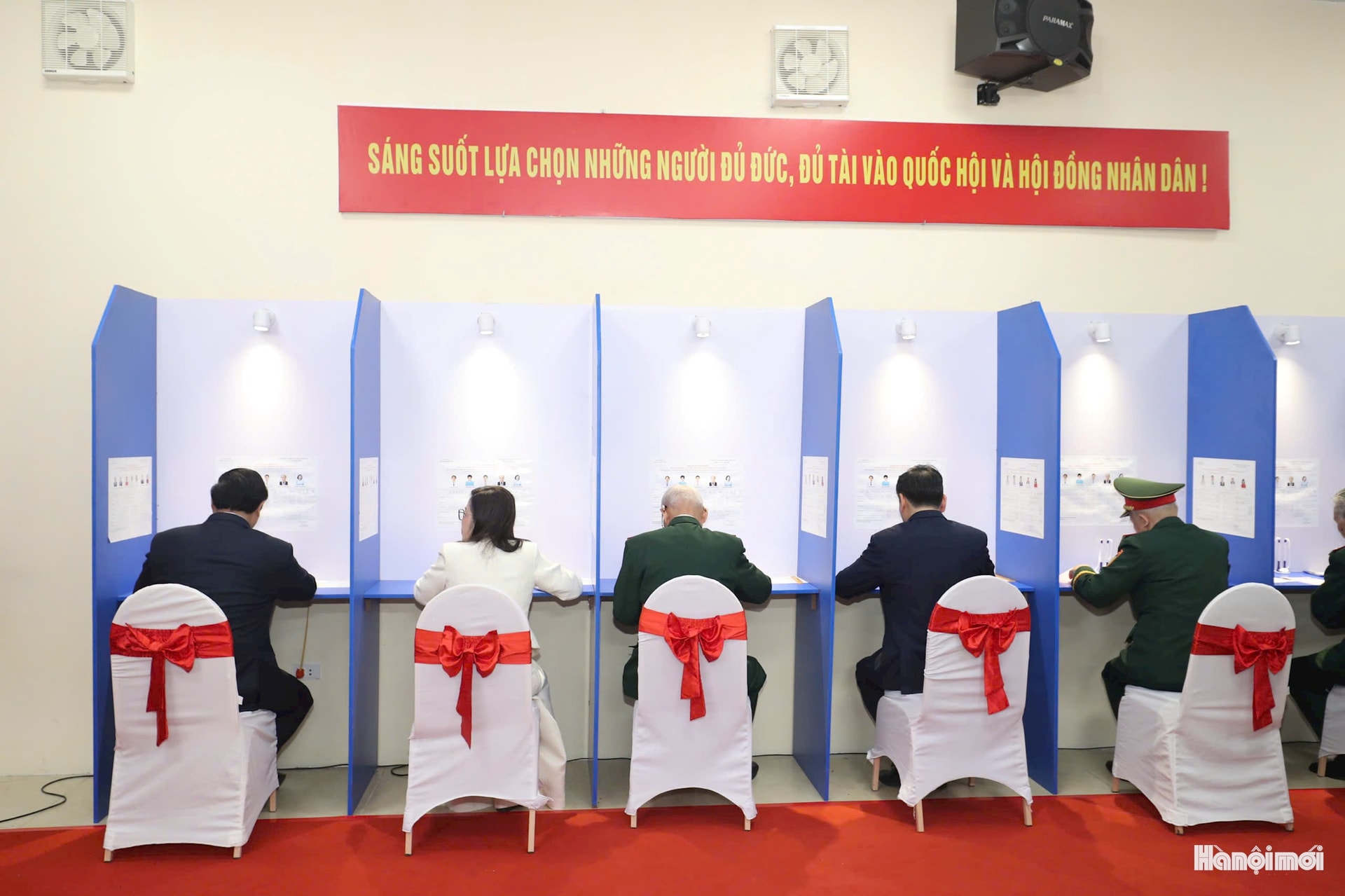 Toàn cảnh không khí bầu cử tại 126 xã, phường của Hà Nội- Ảnh 246.