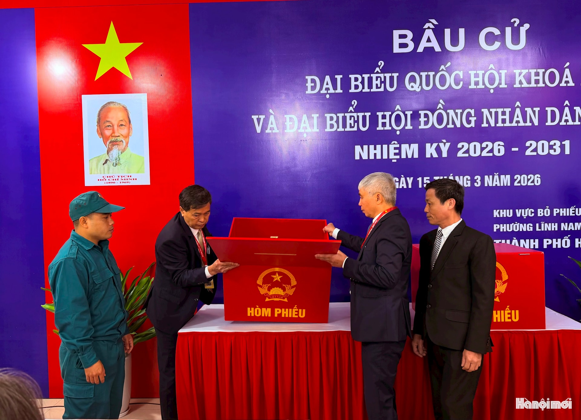 Cử tri phường Lĩnh Nam nô nức đi bầu cử từ sáng sớm- Ảnh 6.