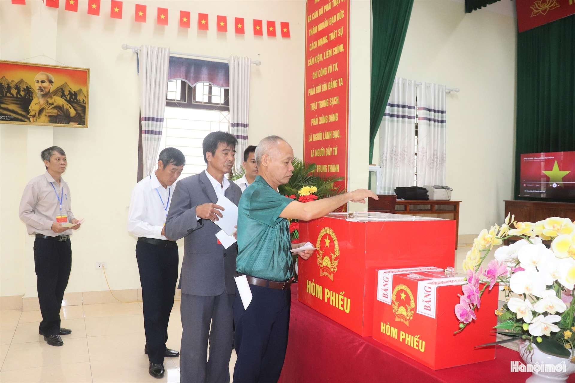 Toàn cảnh không khí bầu cử tại 126 xã, phường của Hà Nội- Ảnh 166.