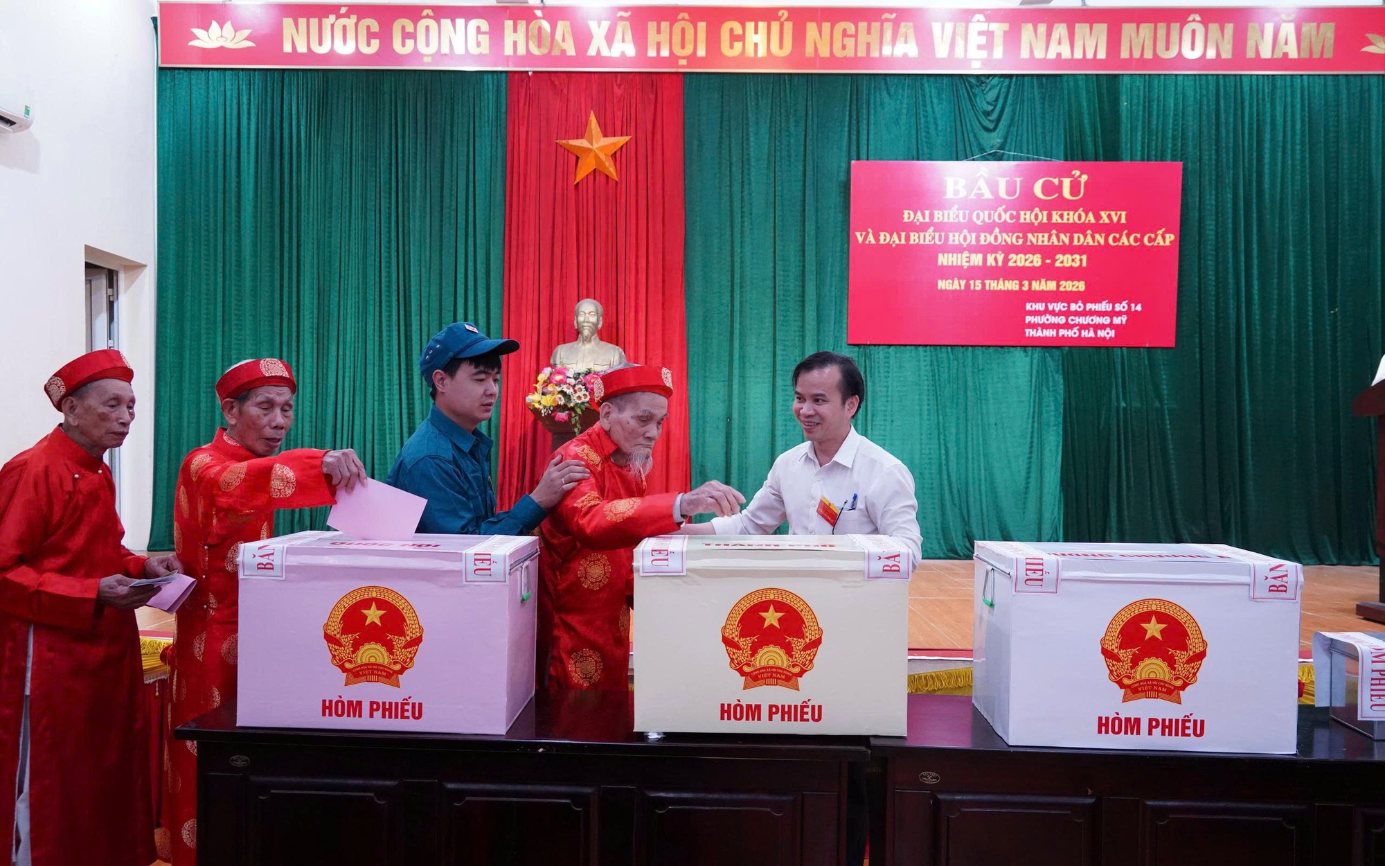 Cử tri phường Chương Mỹ hân hoan đi bầu cử đại biểu Quốc hội khóa XVI và đại biểu HĐND các cấp, nhiệm kỳ 2026 - 2031