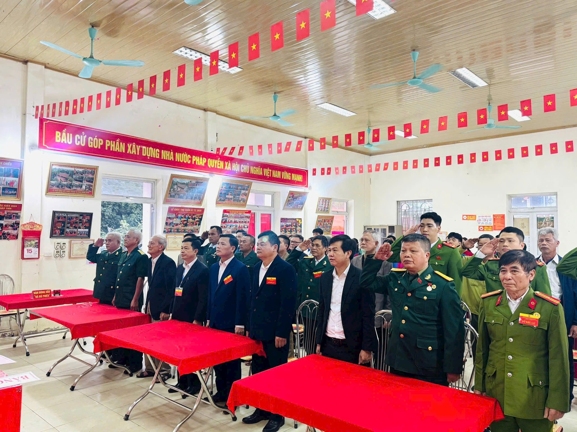 Toàn cảnh không khí bầu cử tại 126 xã, phường của Hà Nội- Ảnh 63.