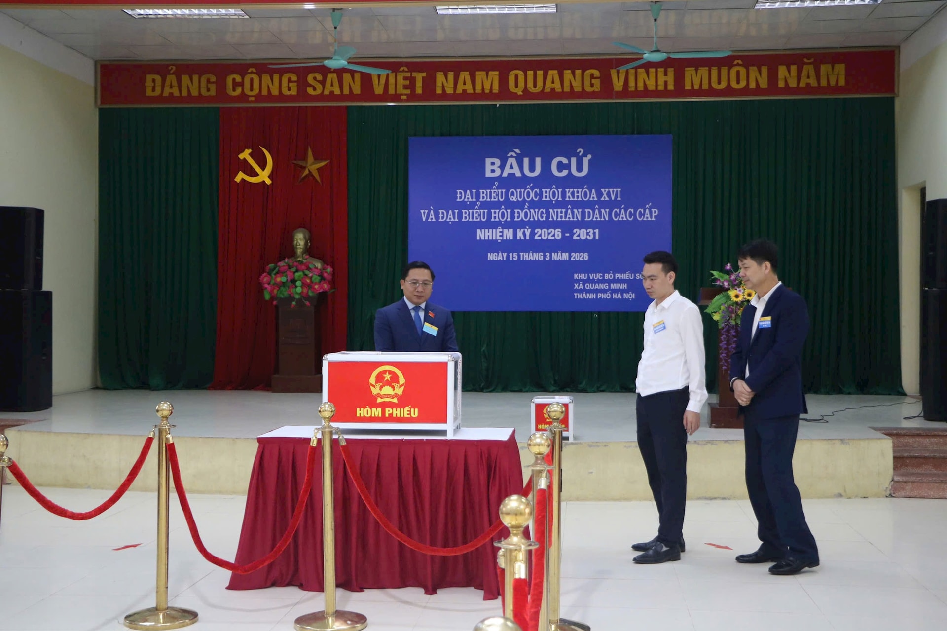 Lãnh đạo xã Quang Minh kiểm tra công tác bầu cử tại địa phương- Ảnh 1.