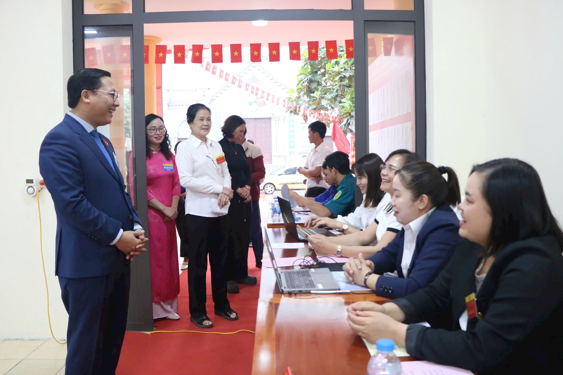 Lãnh đạo xã Quang Minh kiểm tra công tác bầu cử tại địa phương- Ảnh 6.