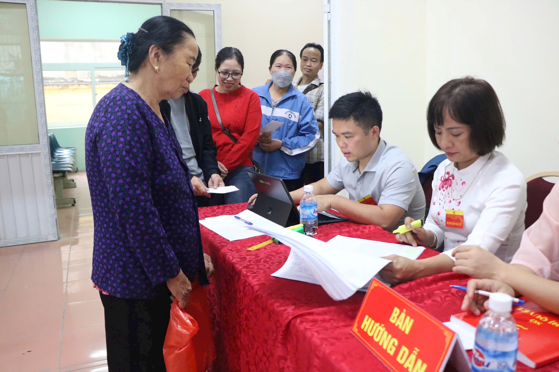 Lãnh đạo xã Quang Minh kiểm tra công tác bầu cử tại địa phương- Ảnh 7.