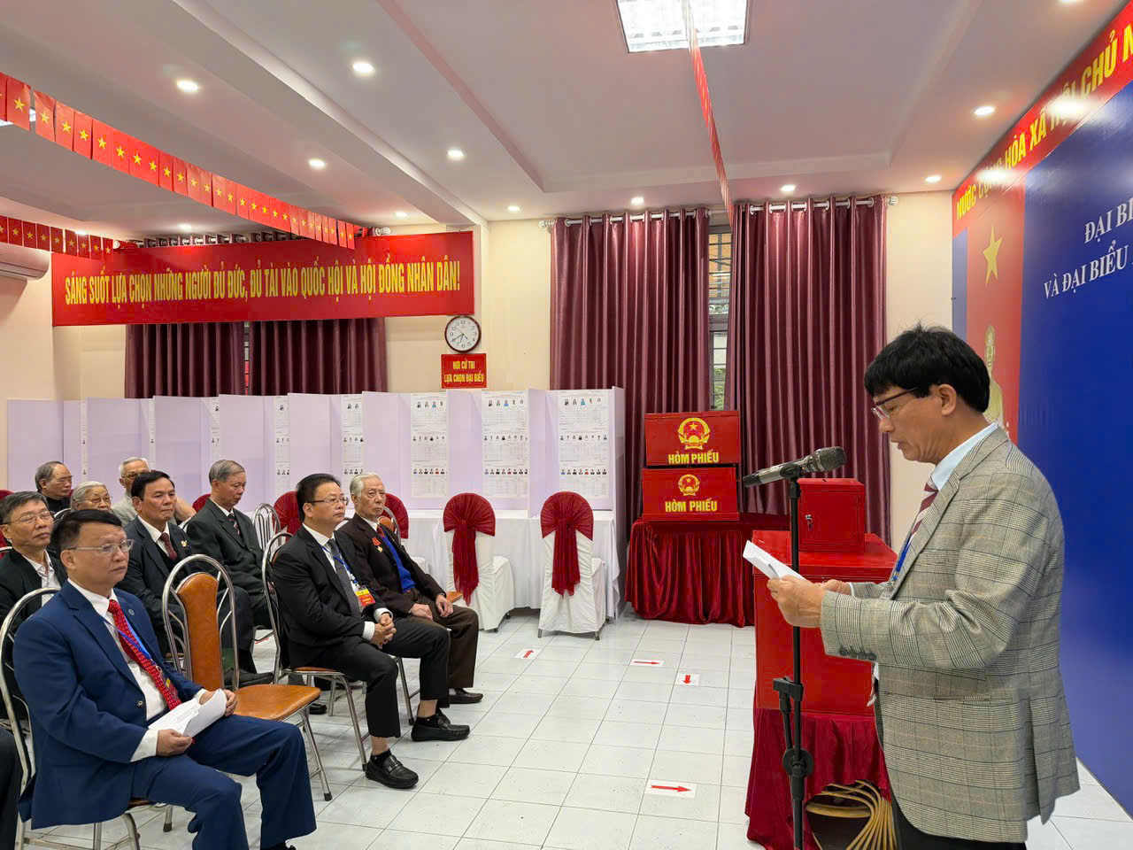 CỬ TRI PHƯỜNG VĨNH TUY HÂN HOAN TRONG NGÀY HỘI LỚN- Ảnh 6.