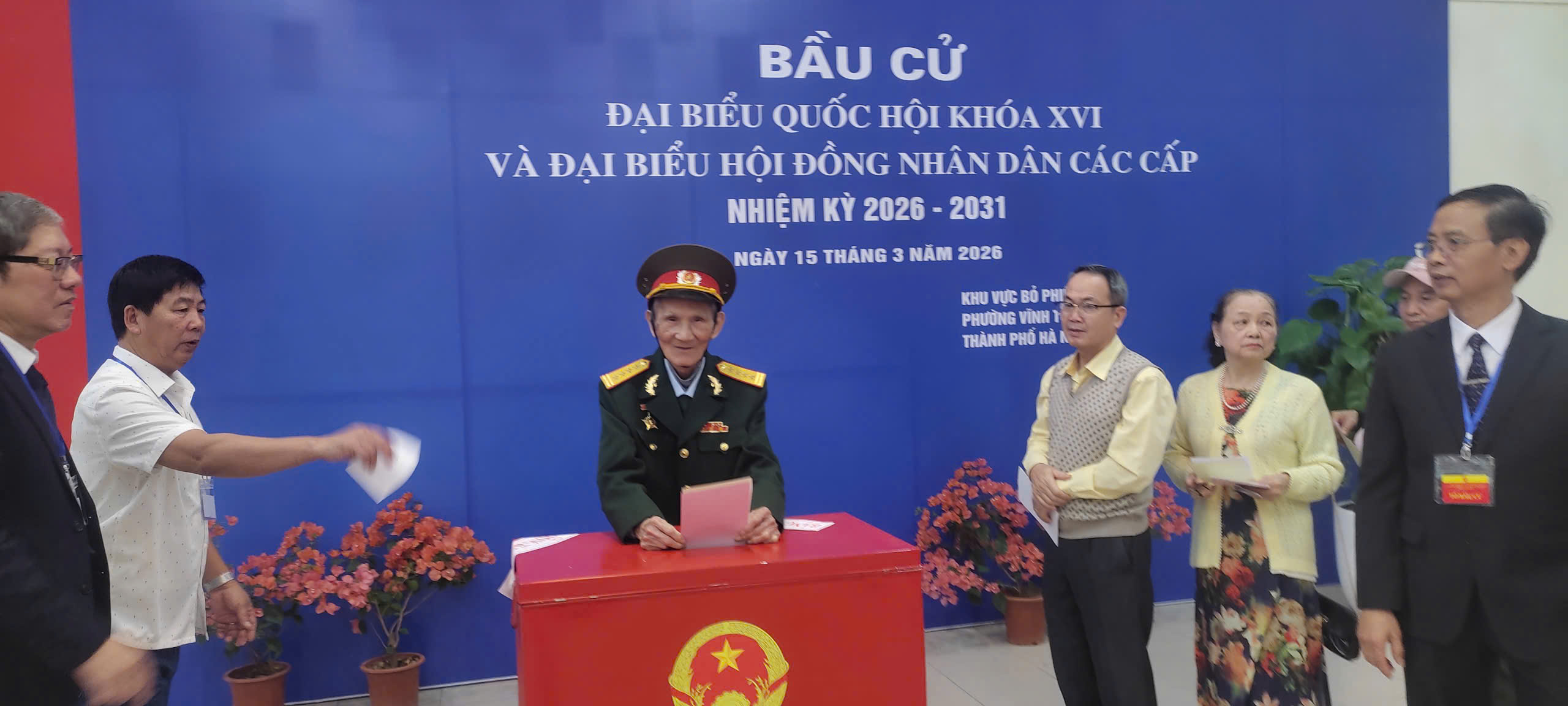 CỬ TRI PHƯỜNG VĨNH TUY HÂN HOAN TRONG NGÀY HỘI LỚN- Ảnh 4.