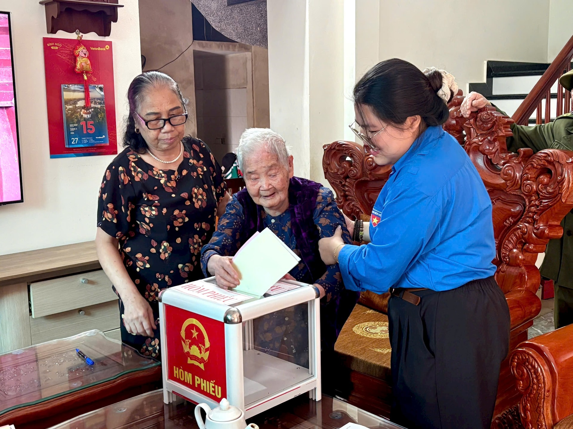 Với những người lính từng trải qua chiến tranh, tham gia bầu cử luôn mang ý nghĩa đặc biệt- Ảnh 4.