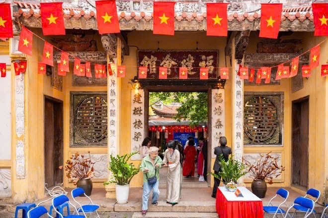 Người dân Hà Nội đi bầu cử tại các di tích lịch sử văn hóa- Ảnh 19.