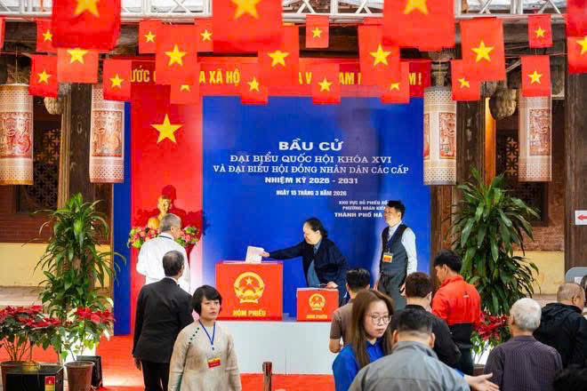 Người dân Hà Nội đi bầu cử tại các di tích lịch sử văn hóa- Ảnh 17.