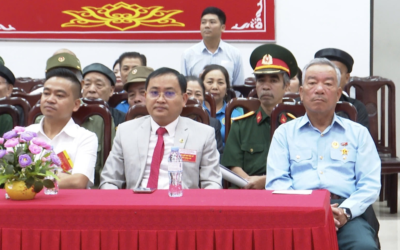 KHAI MẠC BỎ PHIẾU TẠI KHU VỰC BỎ PHIẾU SỐ 24, THÔN VẠN ĐIỂM