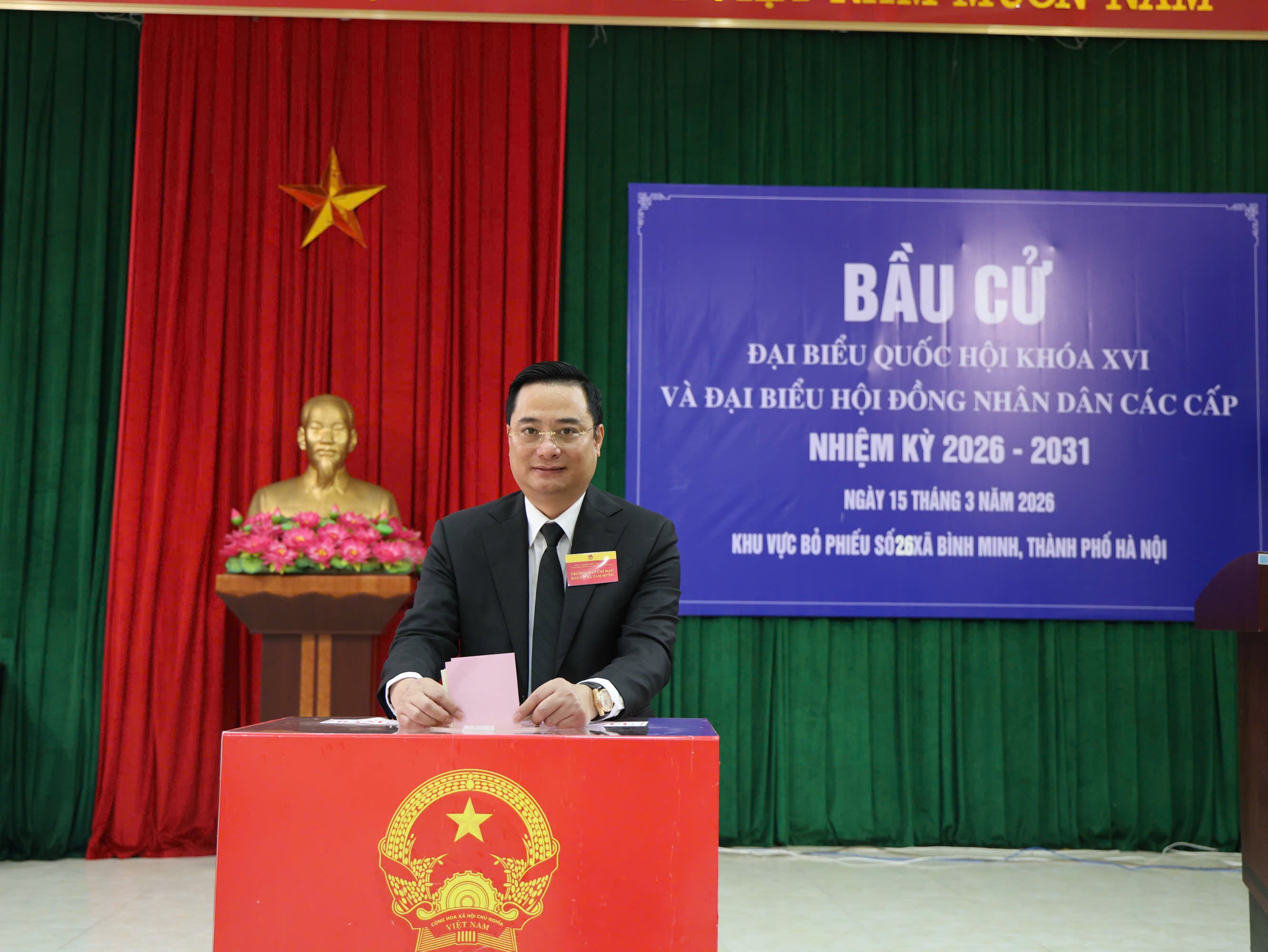 KHI ỨNG CỬ VIÊN HĐND THÀNH PHỐ THỰC HIỆN QUYỀN BẦU CỬ Ở QUÊ HƯƠNG