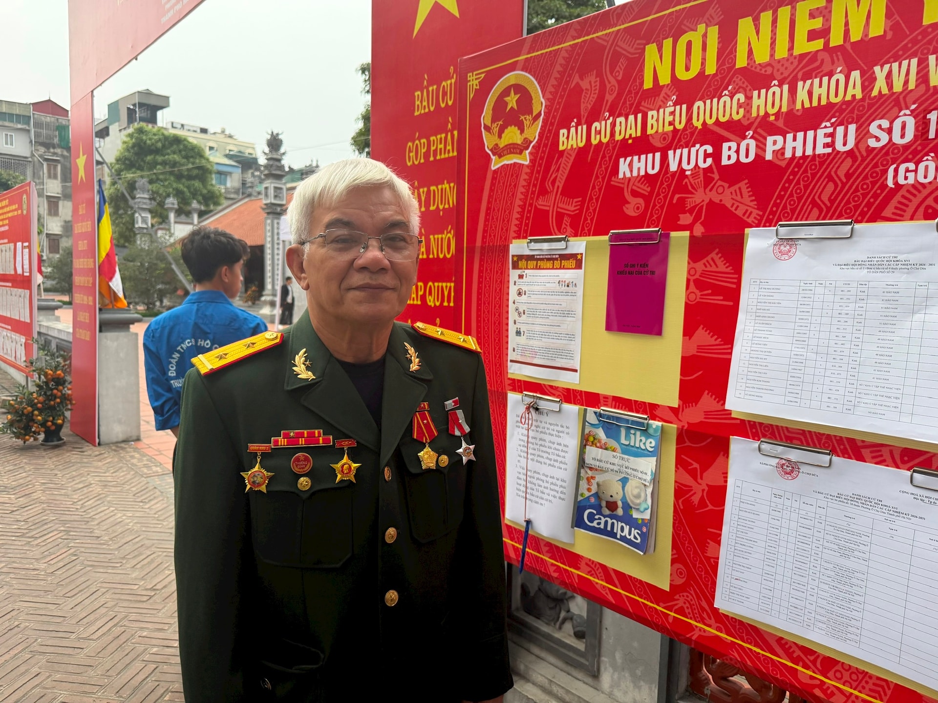 Người cao tuổi phường Ô Chợ Dừa gửi gắm niềm tin qua từng lá phiếu- Ảnh 6.