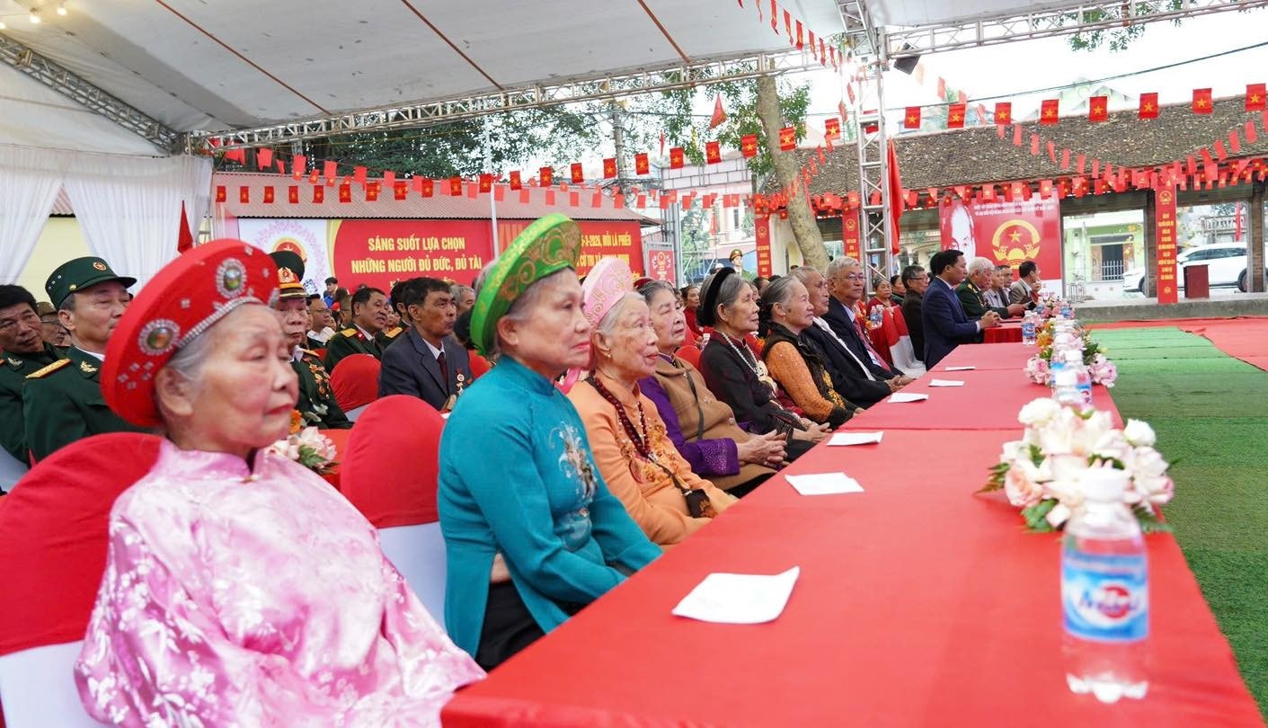 Gần 42 nghìn cử tri tại xã Quang Minh đã tham gia bỏ phiếu, đạt 98,94%- Ảnh 2.