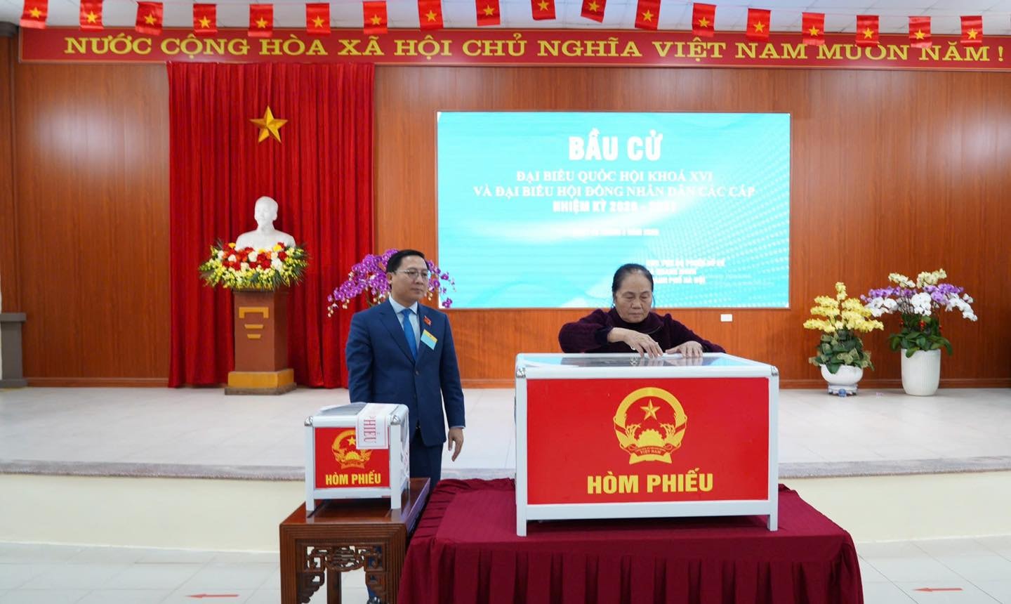 Gần 42 nghìn cử tri tại xã Quang Minh đã tham gia bỏ phiếu, đạt 98,94%- Ảnh 6.