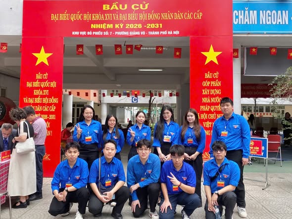 Tuổi trẻ Giảng Võ đồng hành cùng cử tri trong ngày bầu cử- Ảnh 5.