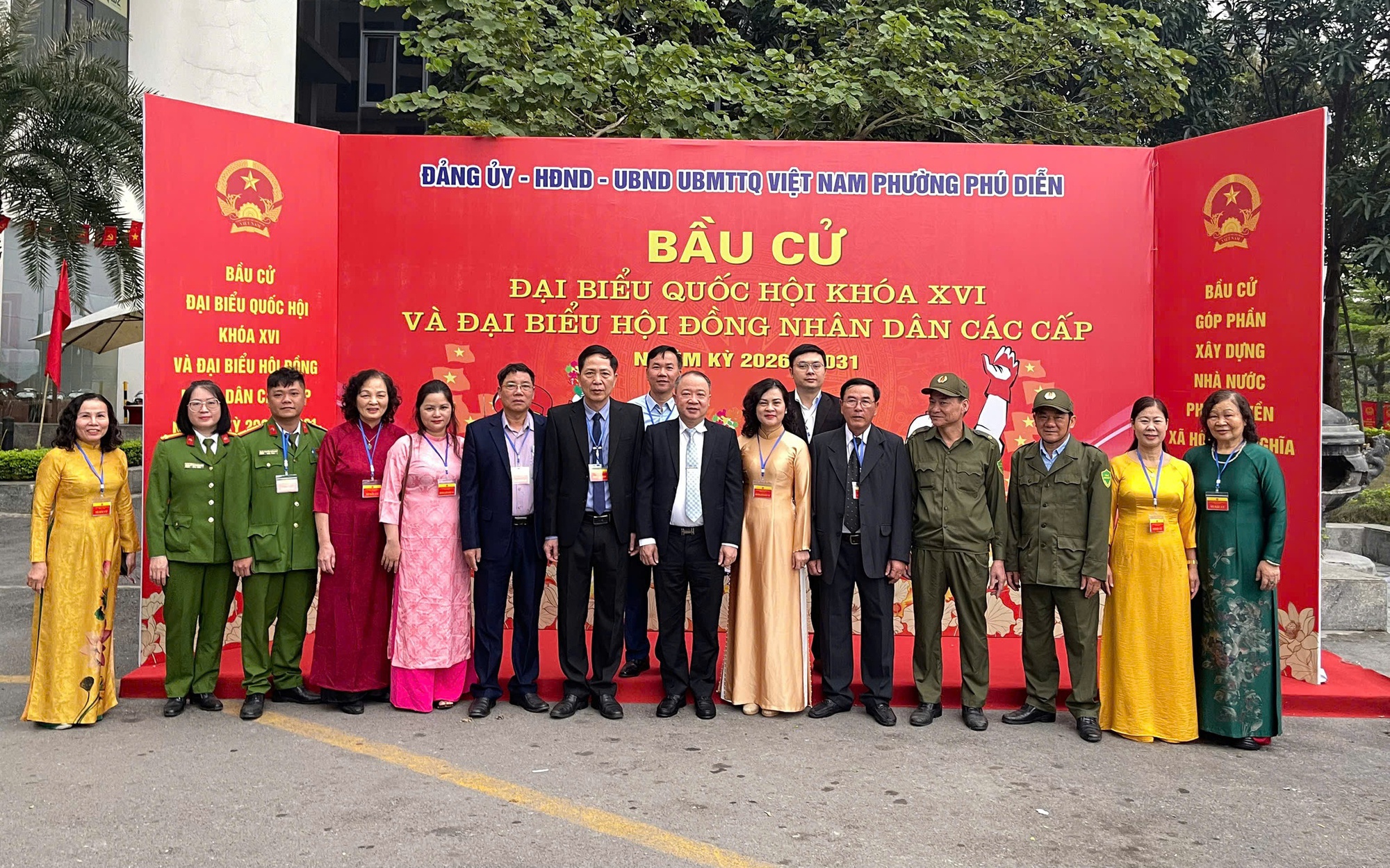 Phường Phú Diễn: Bầu cử diễn ra an toàn, thành công, cử tri đi bỏ phiếu đạt tỷ lệ 98,62%