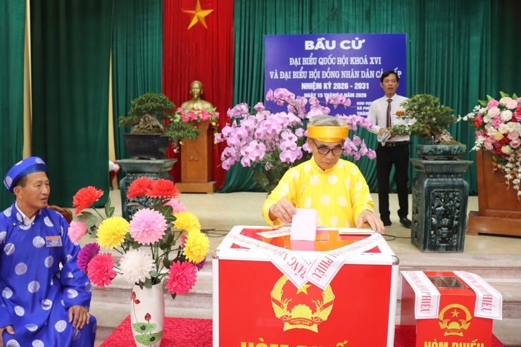 Xã Phú Xuyên: Cuộc bầu cử diễn ra an toàn, tỷ lệ cử tri đi bầu đạt 99,88%- Ảnh 5.