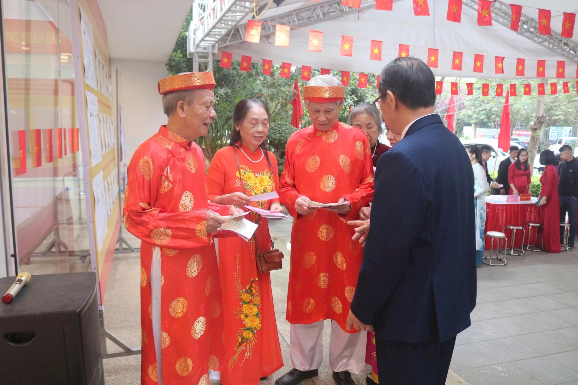 Phường Yên Sở hoàn thành bầu cử với 99,85% cử tri tham gia- Ảnh 2.