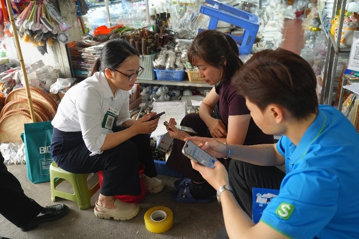 Thuế cơ sở 11  - Thuế TP Hà Nội hưởng ứng Lễ ra quân “Tháng cao điểm đồng hành, hỗ trợ hộ kinh doanh, cá nhân kinh doanh tuân thủ pháp luật thuế”- Ảnh 3.