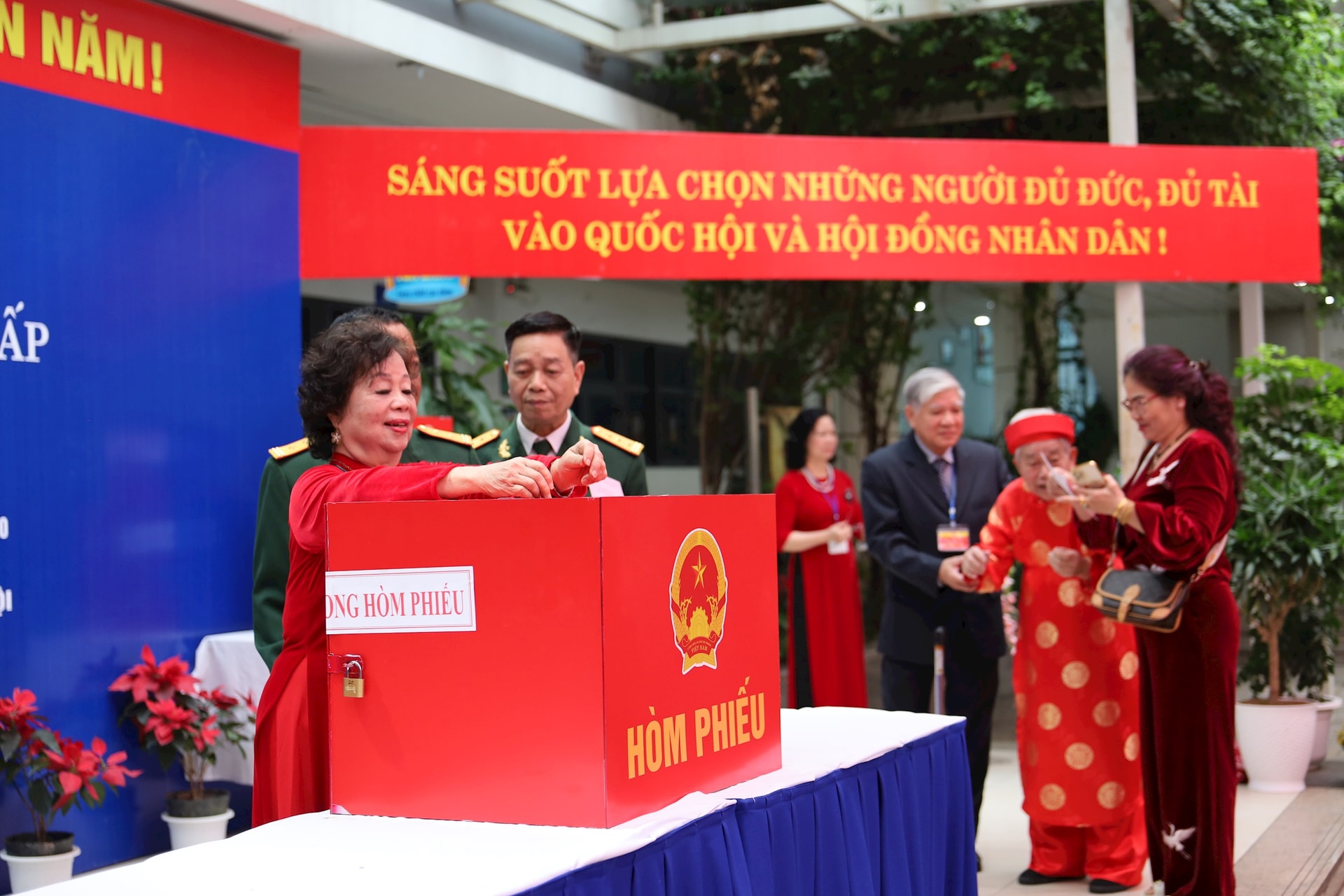 100% cử tri phường Đống Đa hoàn thành bỏ phiếu- Ảnh 1.