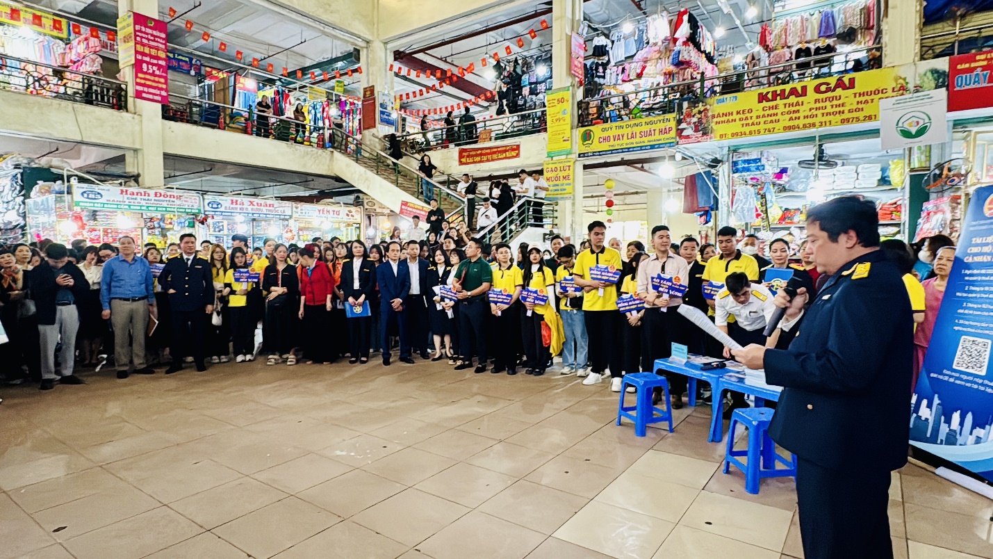 Thuế Hà Nội ra quân Tháng cao điểm đồng hành, hỗ trợ hộ kinh doanh quyết toán thuế- Ảnh 11.