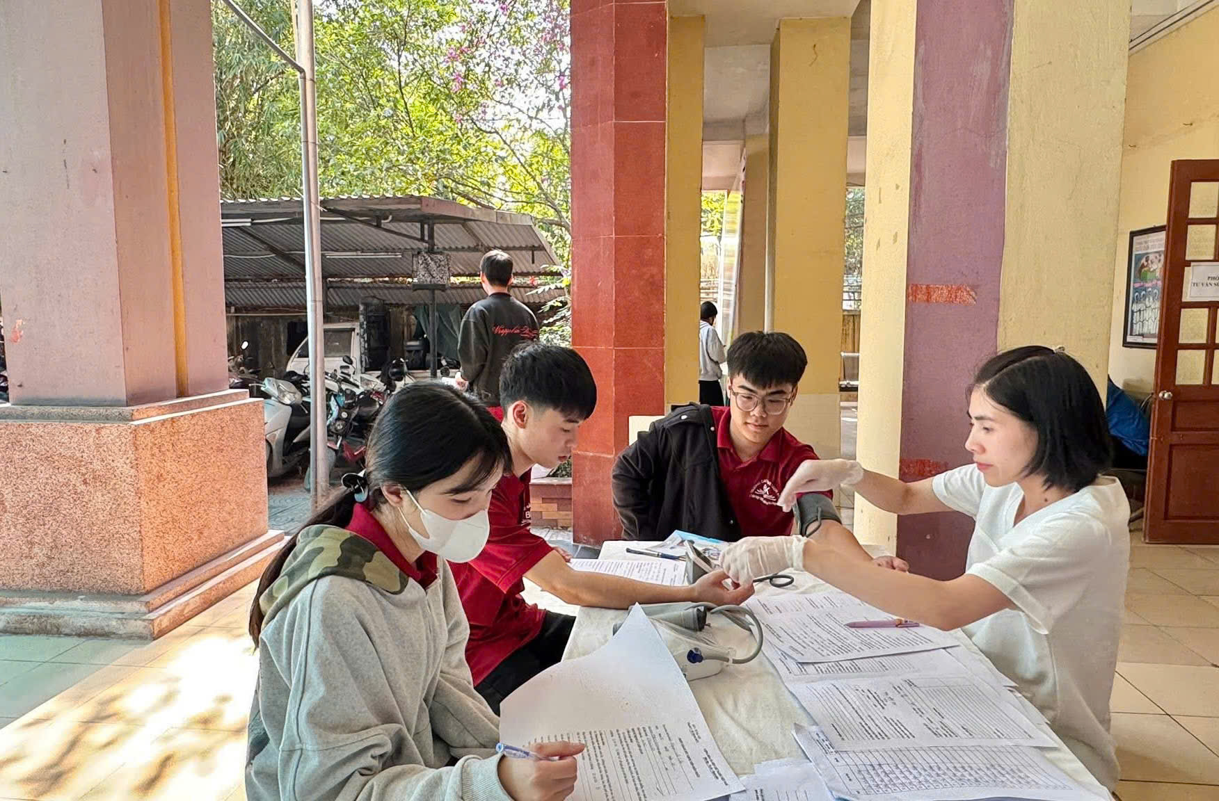 Hoài Đức tổ chức chương trình truyền thông và tư vấn sức khỏe cho đoàn viên thanh niên- Ảnh 4.